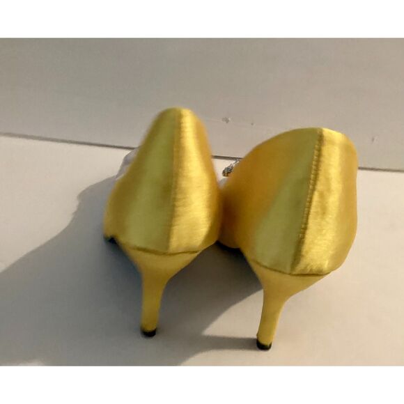 NIB Lunnah Bella Yellow Satin heels with Rhinestone Clip Size 7 - Picture 4 of 7